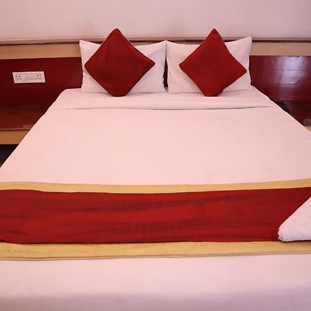 Sri Sai Ram Suites Bangalore Esterno foto