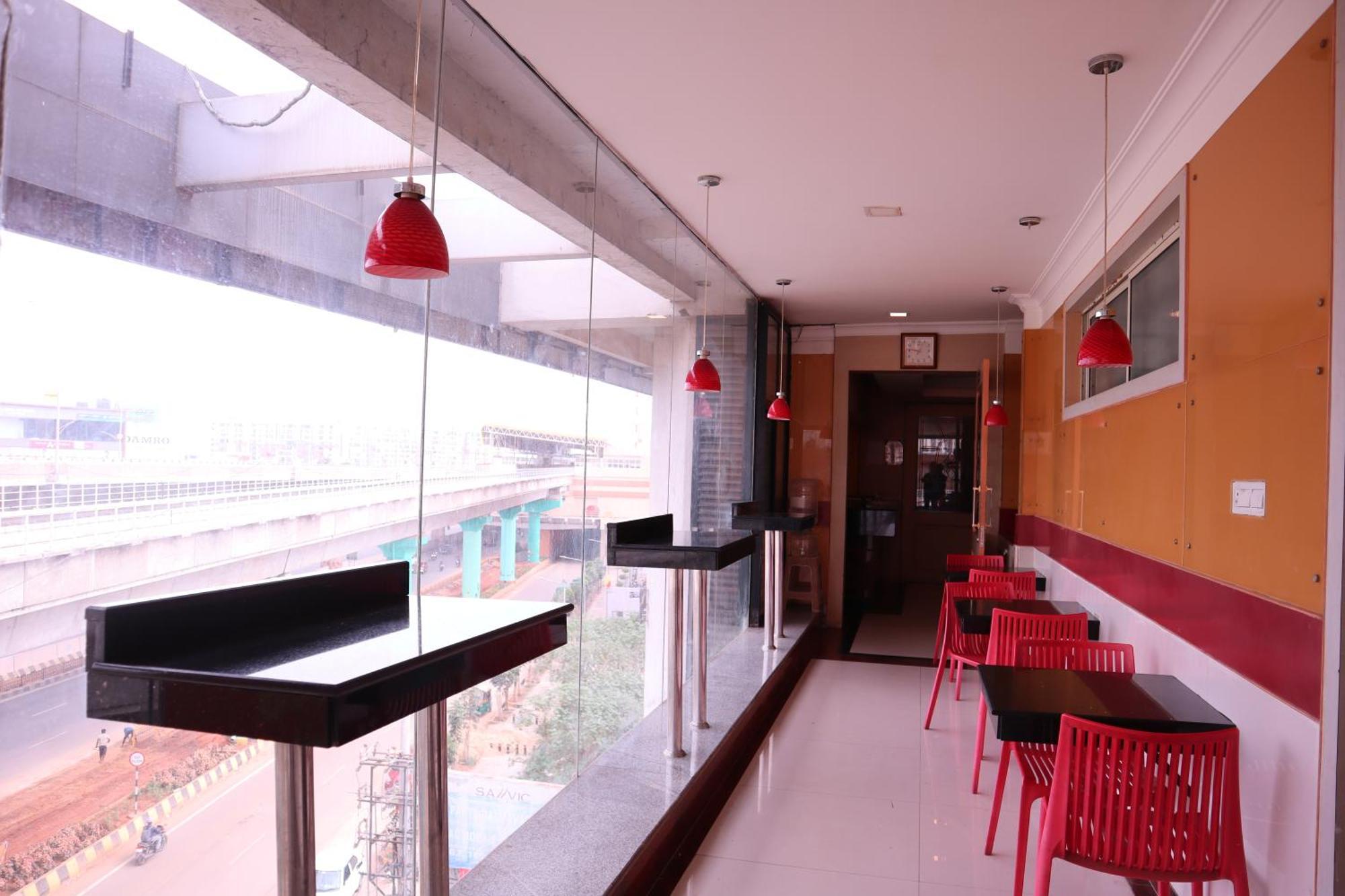 Sri Sai Ram Suites Bangalore Esterno foto