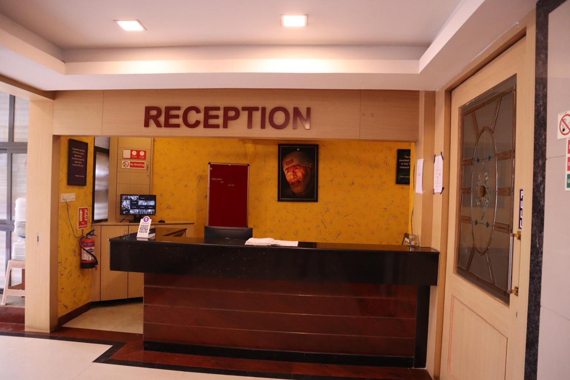 Sri Sai Ram Suites Bangalore Esterno foto