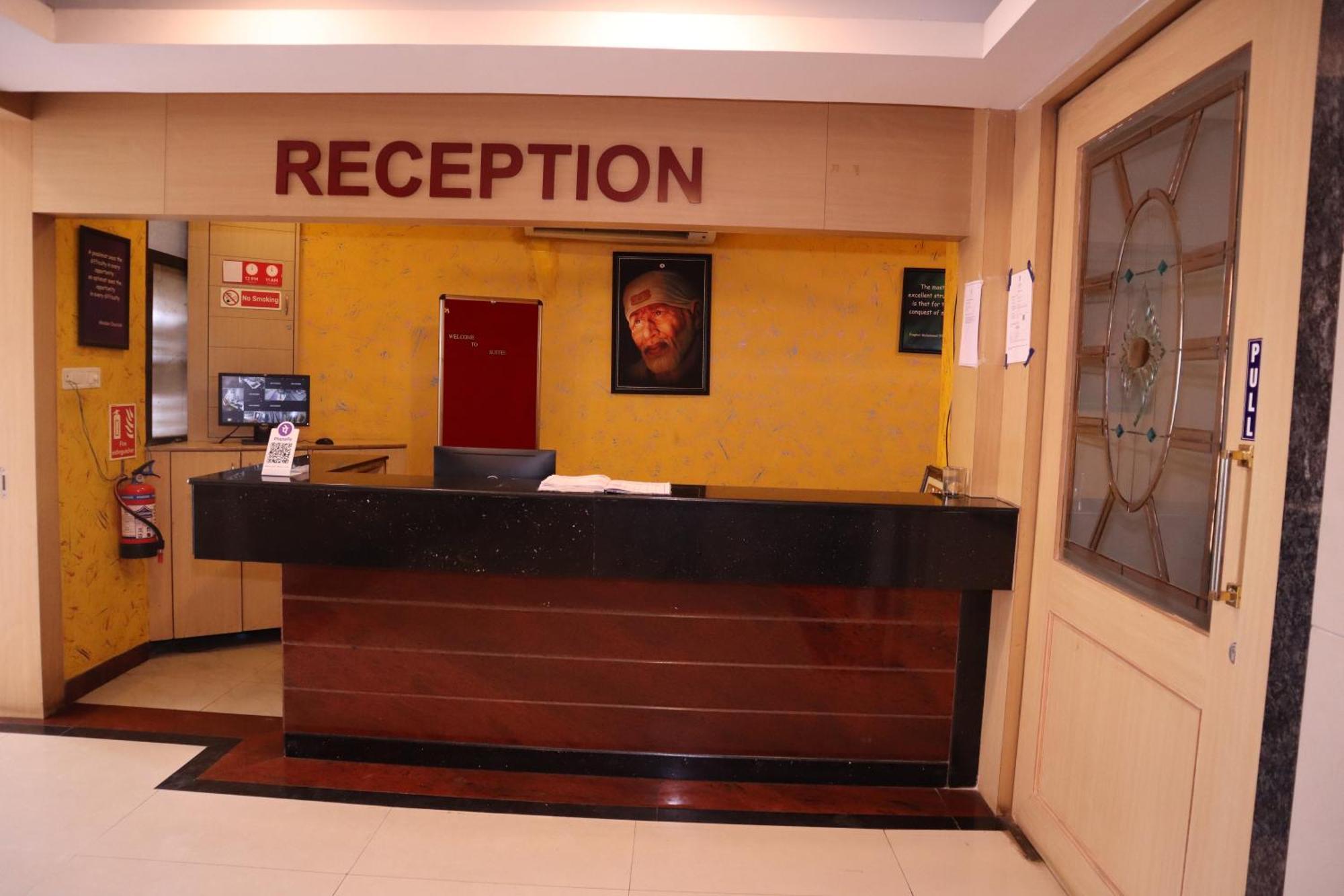 Sri Sai Ram Suites Bangalore Esterno foto