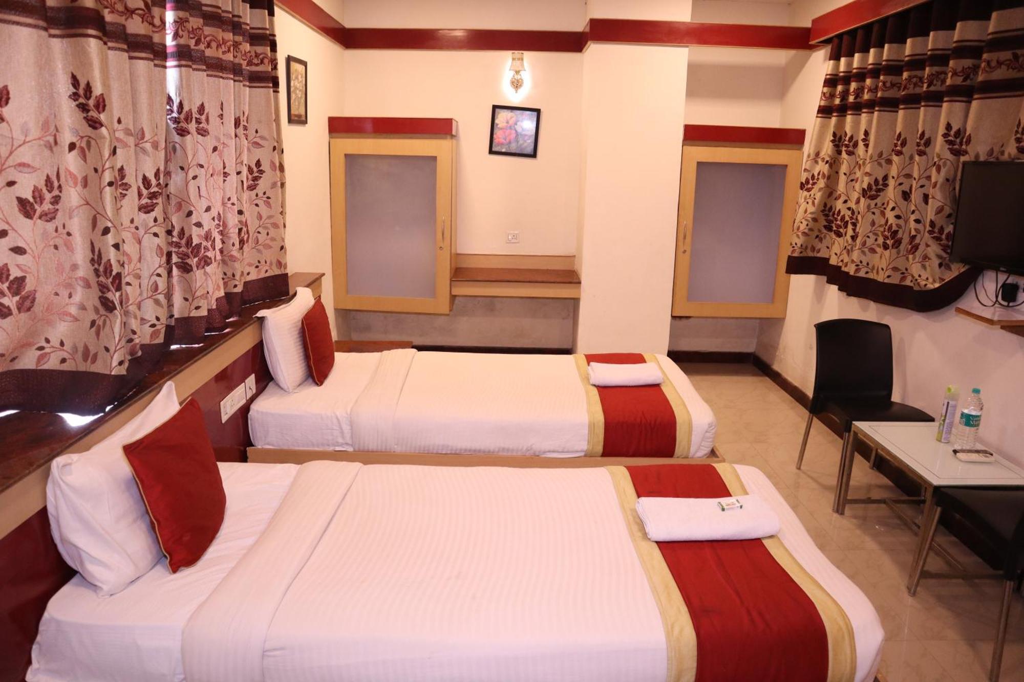 Sri Sai Ram Suites Bangalore Esterno foto
