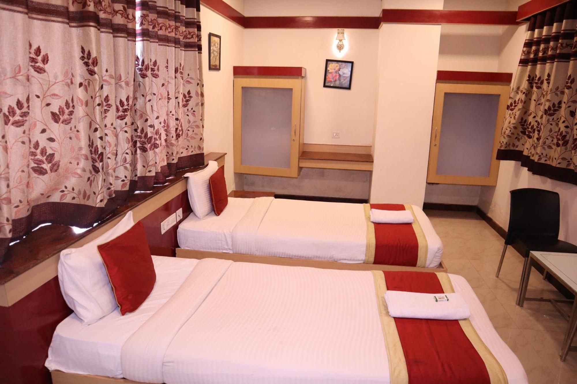 Sri Sai Ram Suites Bangalore Esterno foto